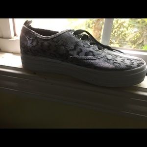 Platform shoes